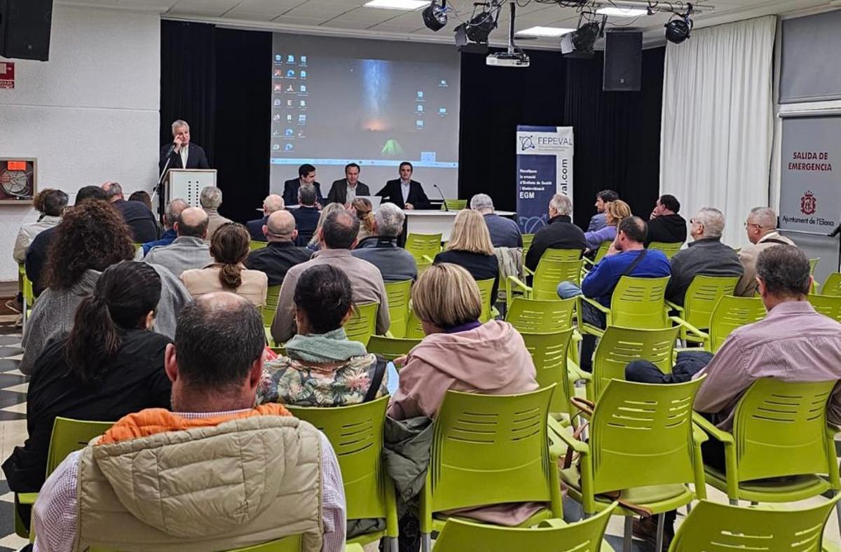 Reunión entre propietarios del Parque Empresarial de L’Eliana y representantes de Fepeval e Ivace