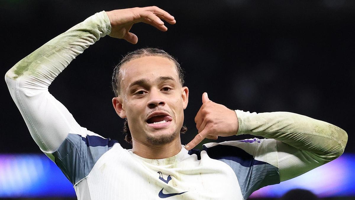 Lo provocó, lo disparó y lo convirtió en el 3-0: el gol de penalti de Xavi Simons