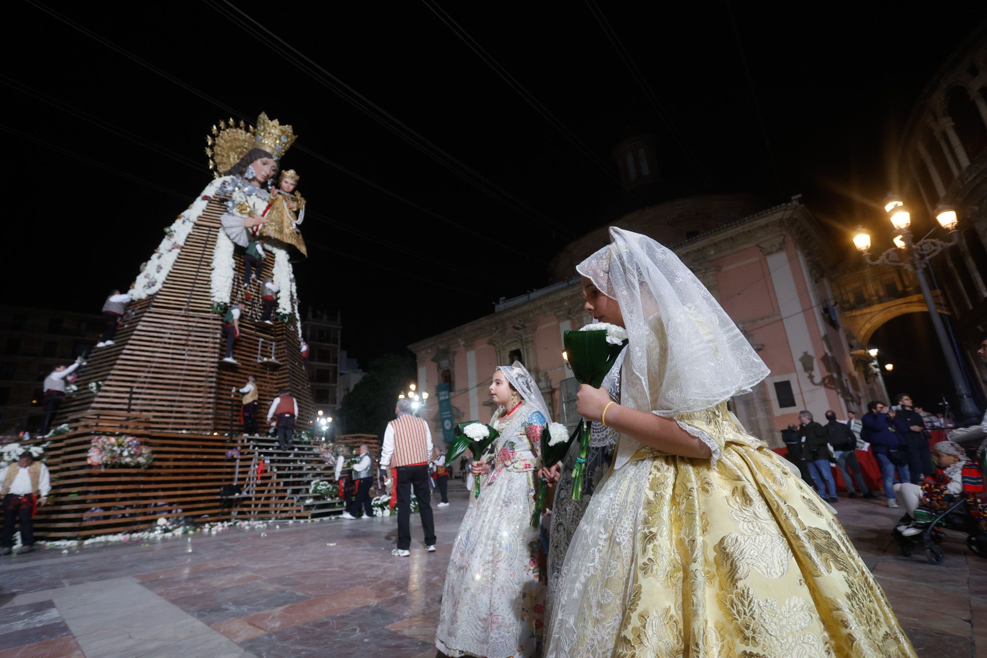 Todas las fotos de la Ofrenda del 17 de marzo por la calle San Vicente de 19:00 a 20:00 horas