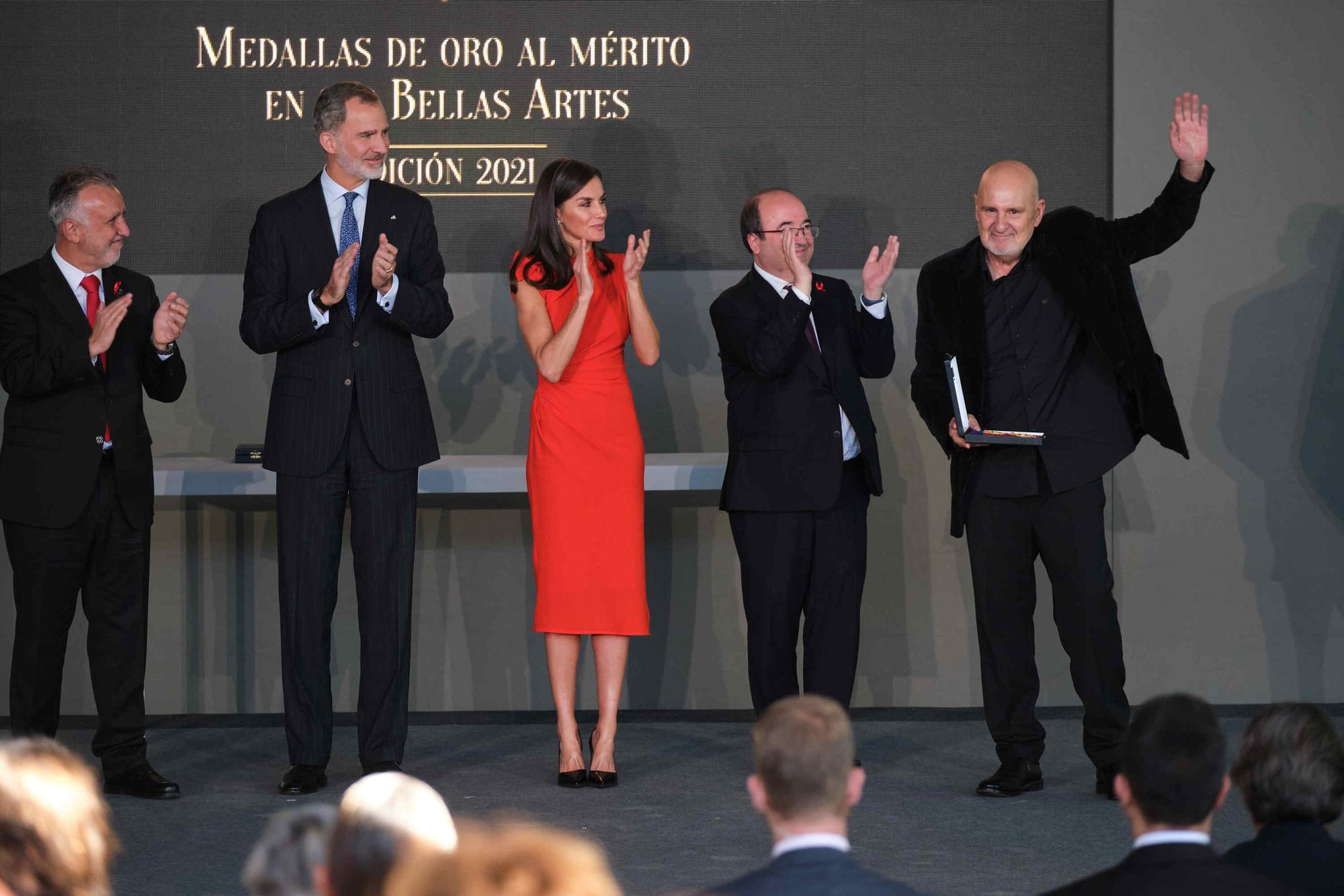 Los Reyes entregan en las Islas las Medallas de Oro al Mérito en las Bellas Artes a 32 personalidades de la cultura