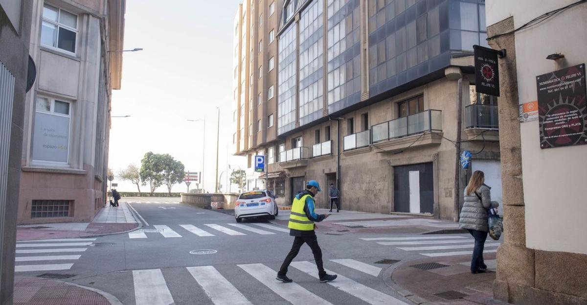Cruce de Cordelería con Rúa Alta, calle por la que los buses saldrán al paseo.   | // CASTELEIRO/ROLLER AGENCIA