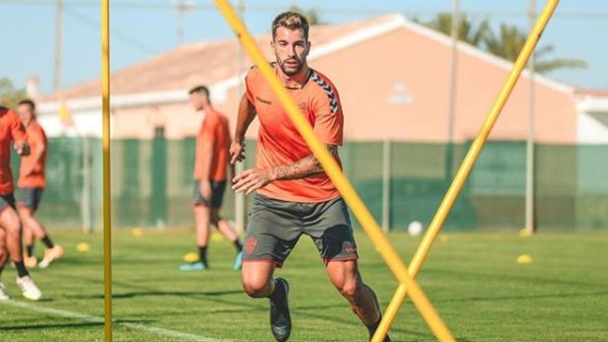 Josema, durante un entrenamiento con el Elche.