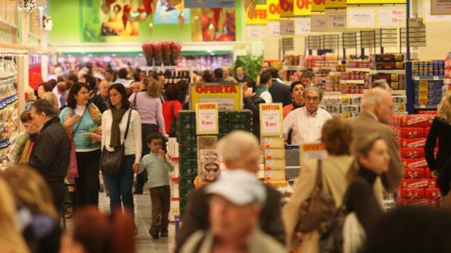 Más de 35.000 personas visitan el Corte Inglés del Tiro