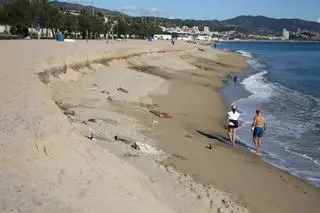 El temporal Ciarán enciende el debate sobre si deben salvarse las playas que engulle el mar