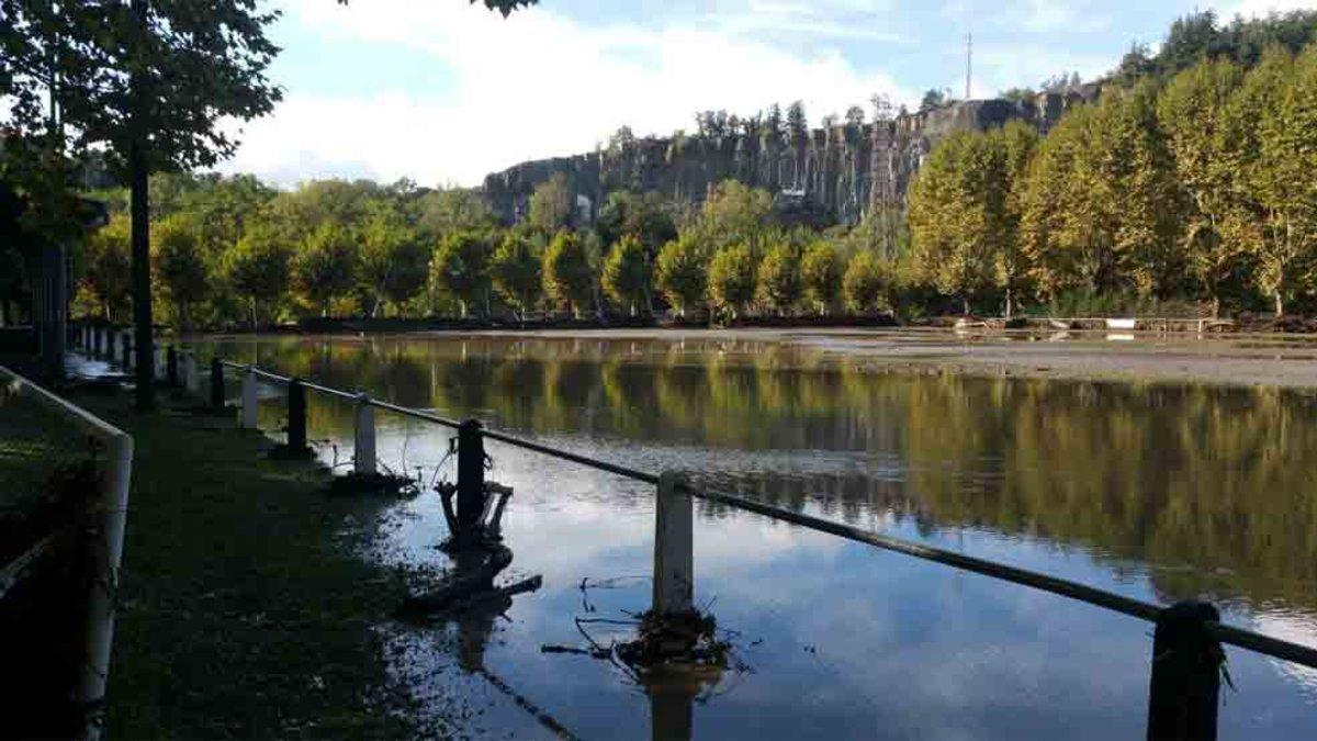 El campo del Borgonyà, inundado