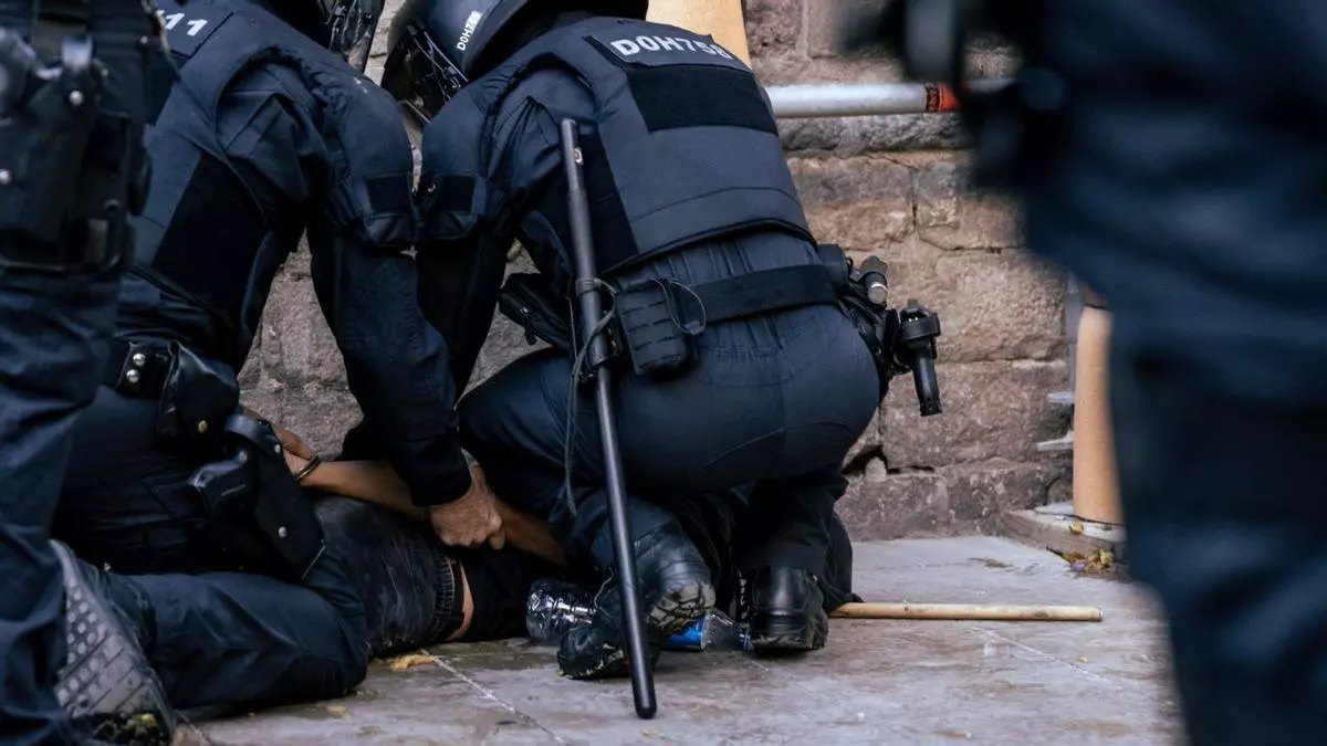 A PIE DE CALLE | Siguen las cargas policiales tras las manifestaciones