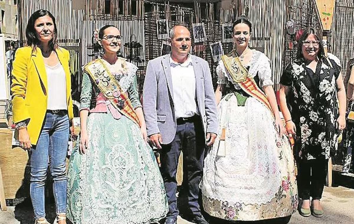 Foto de las autoridades que inauguraron el evento.