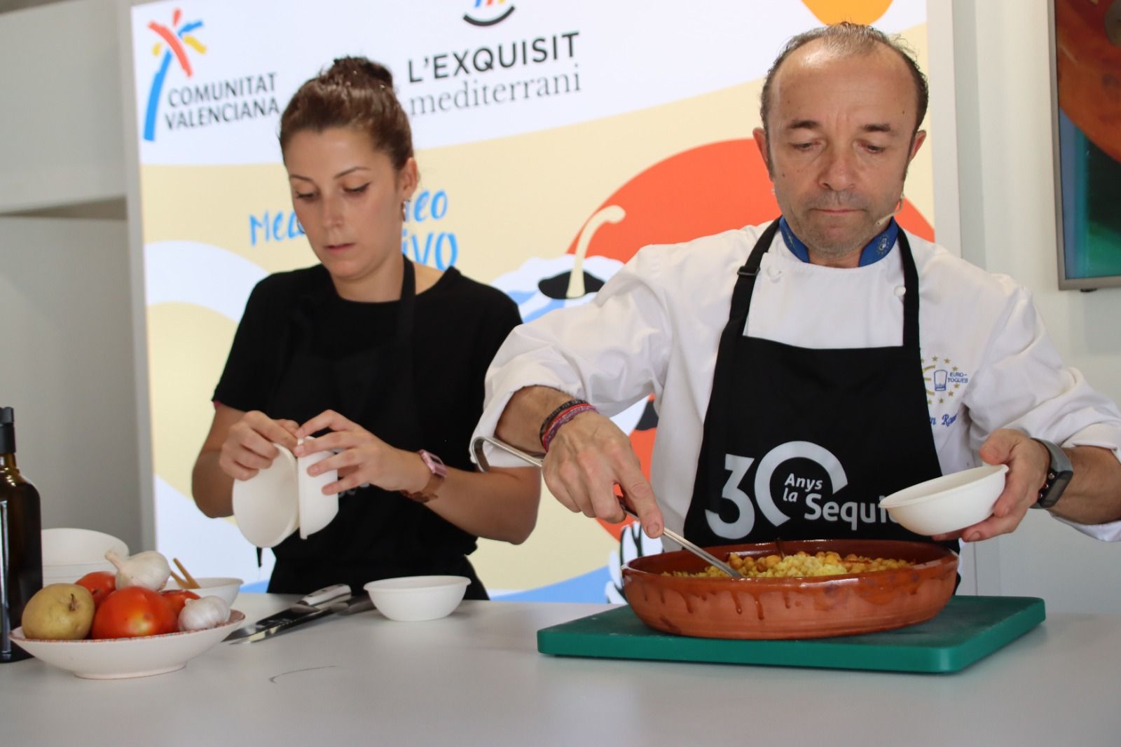 Alaquàs lleva su "arròs al forn" a la Mostra de Turisme