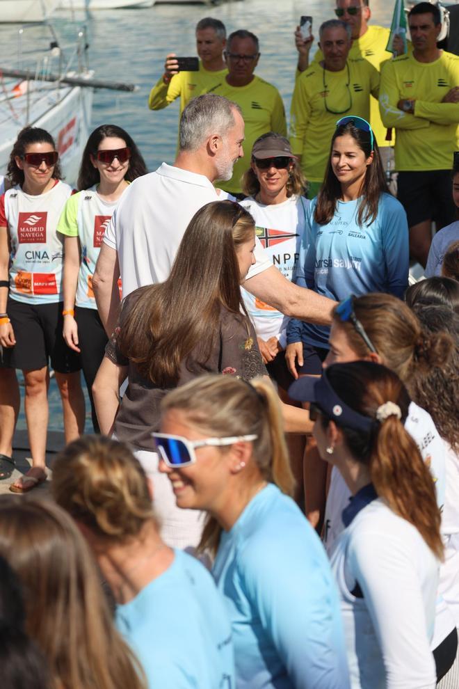 FOTOS | La Princesa Leonor sorprende al acudir con el Rey Felipe a la Copa del Rey de vela