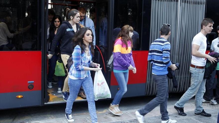 El PP propone un bono mensual de 15€ para jóvenes en el transporte