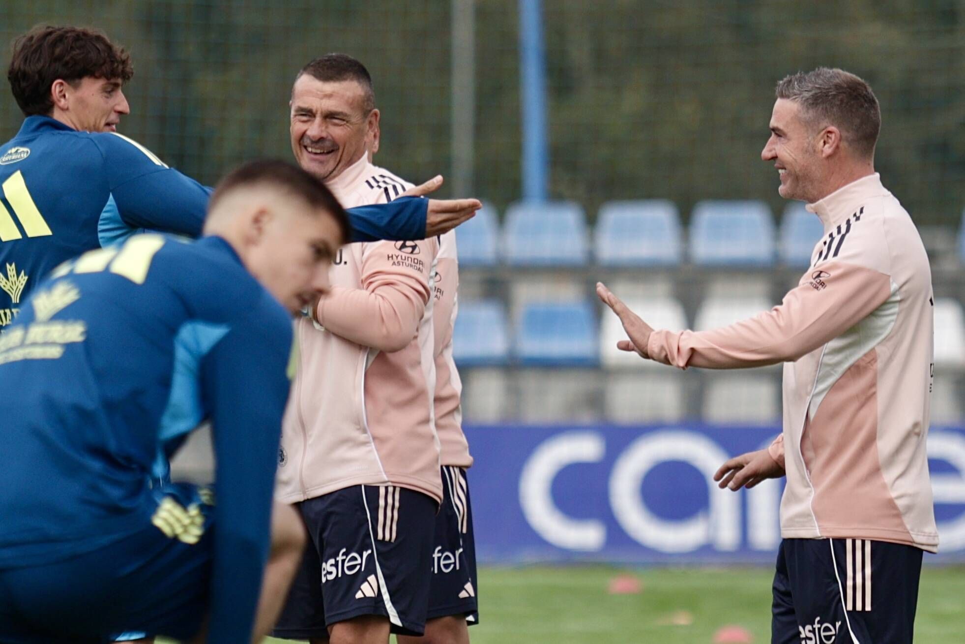 EN IMÁGENES: Así fue el primer entrenamiento de Luis Carrión al frente del Real Oviedo