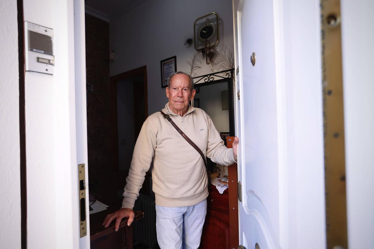 Juan Alba lo van a desahuciar, Calle platero sanchez de luque, 7