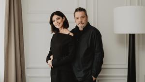 Maribel Verdú y Enrique Urbizu, fotografiados en Madrid en la presentación de Cuando nadie nos ve