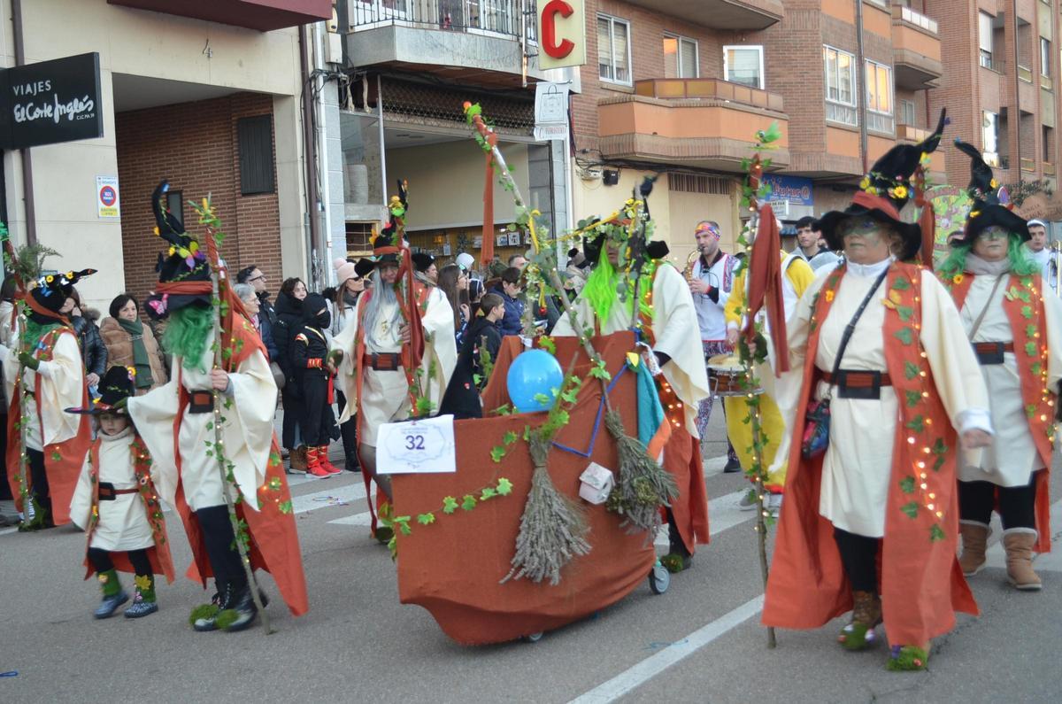 GALERÍA | El desfile de carnaval de Benavente, en imágenes GALERÍA | El desfile de carnaval de Benavente, en imágenes