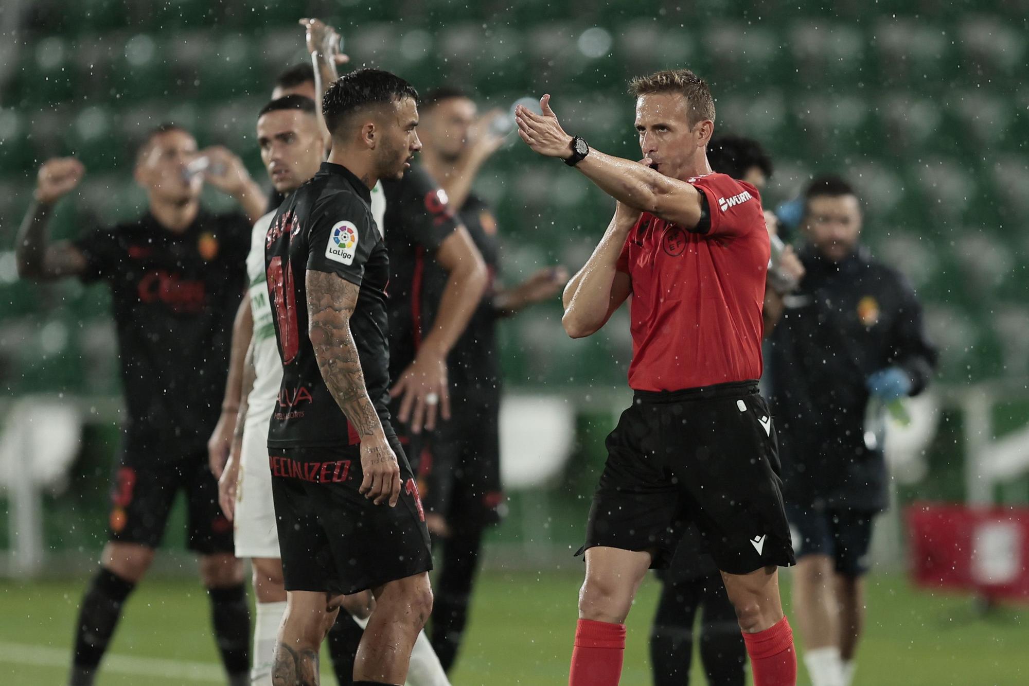 Penalti a favor del Mallorca en el partido ante el Elche.