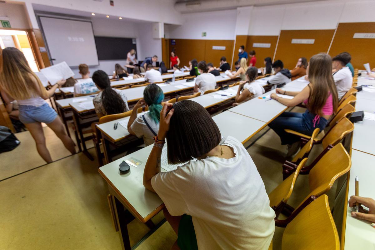 Primer día de Selectividad en la Universidad de Alicante