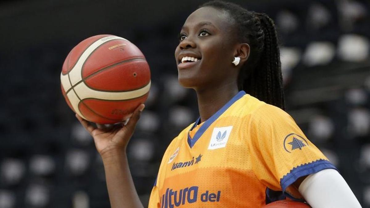 Awa Fam Thiam, una de las jóvenes con mejor porvenir en el baloncesto español