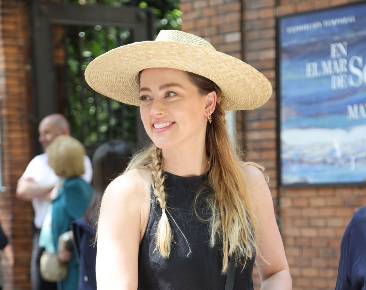 Amber Heard paseando por Madrid.