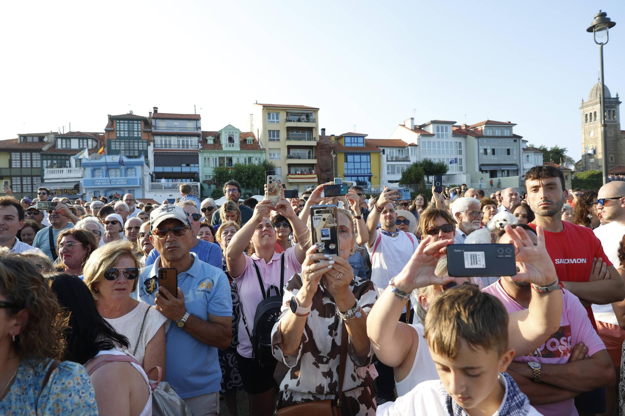 EN IMÁGENES: Multitudinaria procesión del Carmen en Luanco