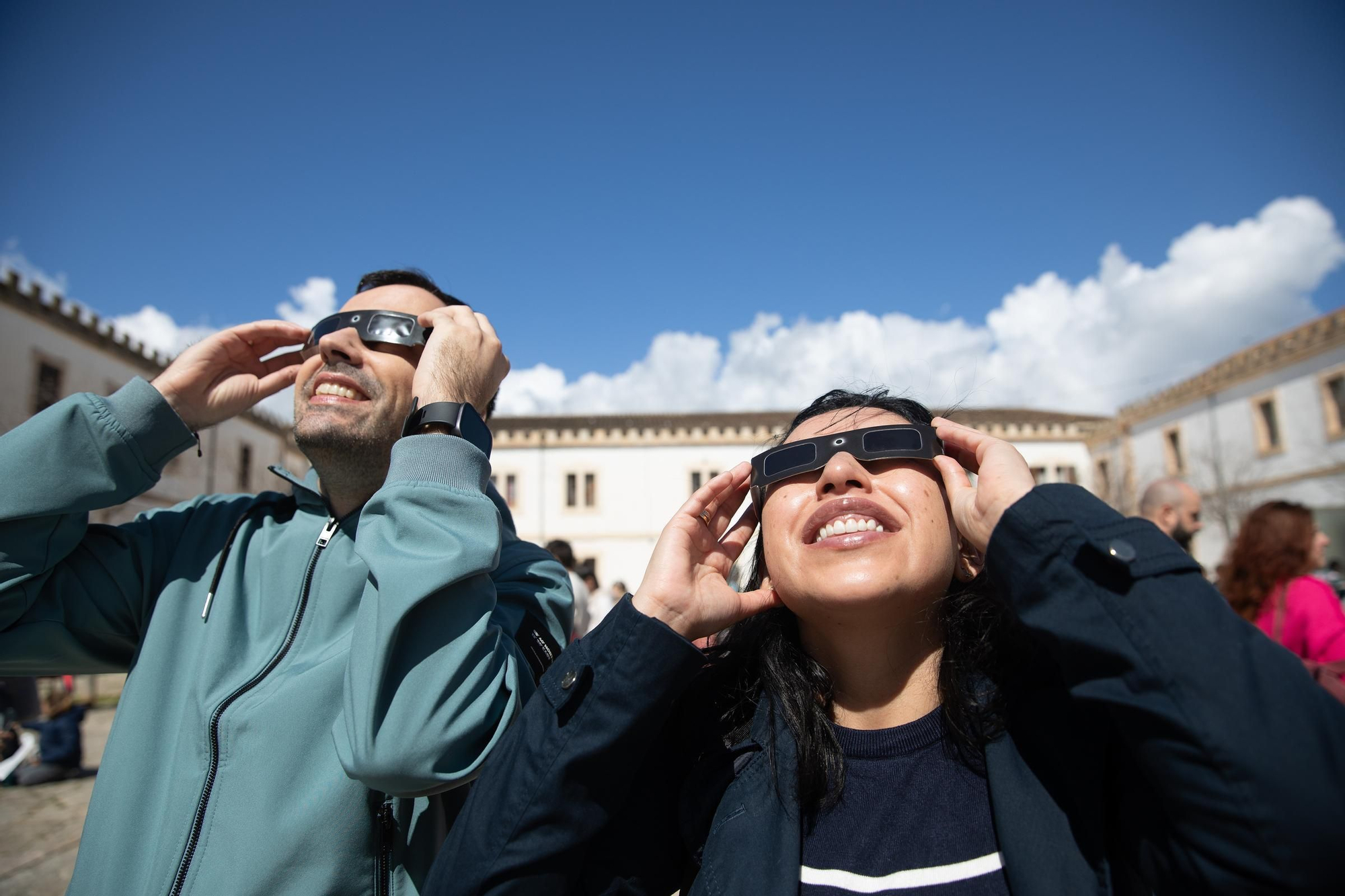 So haben die Menschen auf Mallorca die partielle Sonnenfinsternis bestaunt