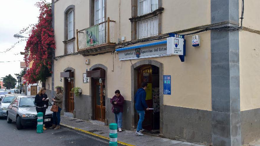Administración de lotería de Valsequillo donde se vendió parte del cuarto premio de la lotería de Navidad.