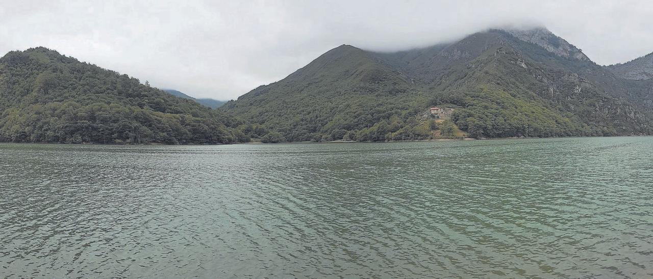 Embalse de Tanes, en el parque natural de Redes. | LNE