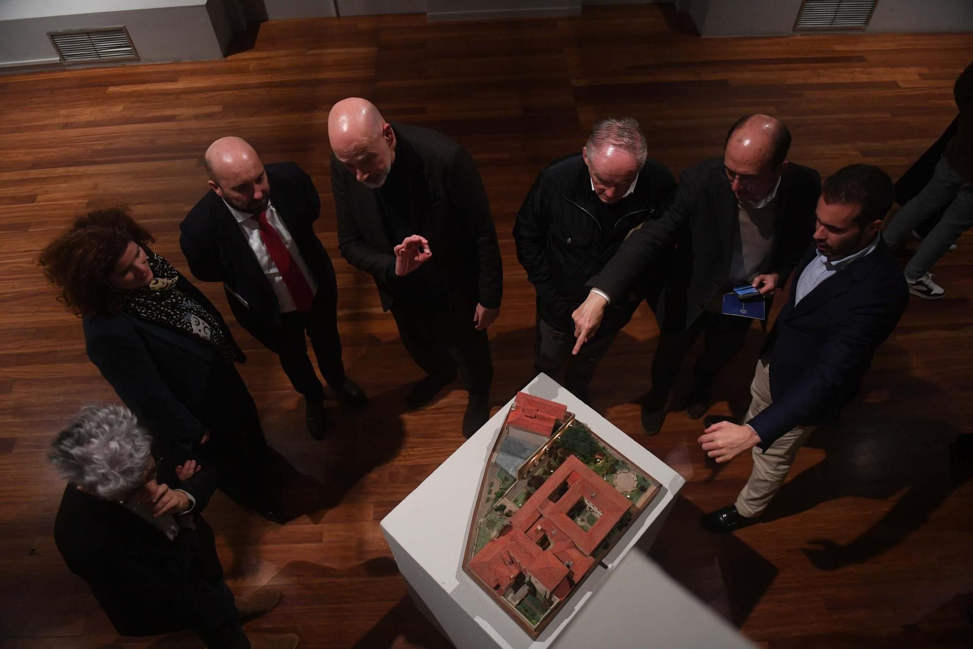 Inauguración de la exposición 'A cidade das artes' en el Kiosko Alfonso de A Coruña