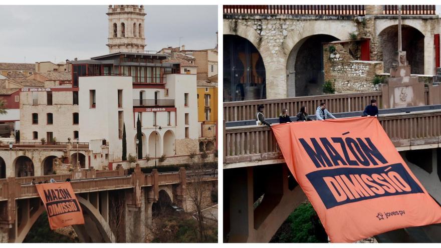 Joves de Compromísi cuelgan una pancarta con el lema &quot;Mazón Dimisión&quot; en Ontinyent