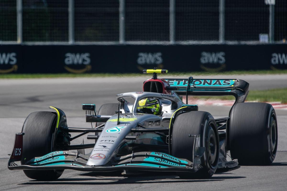 Montreal (Canada), 19/06/2022.- British Formula One driver Lewis Hamilton of Mercedes-AMG Petronas in action during the Formula One Grand Prix of Canada at the Circuit Gilles-Villeneuve in Montreal, Canada, 19 June 2022. (Fórmula Uno) EFE/EPA/ANDRE PICHETTE