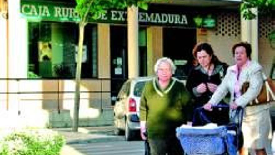 Trece años de cárcel para los dos autores del atraco a Caja Rural en Nuevo Cáceres