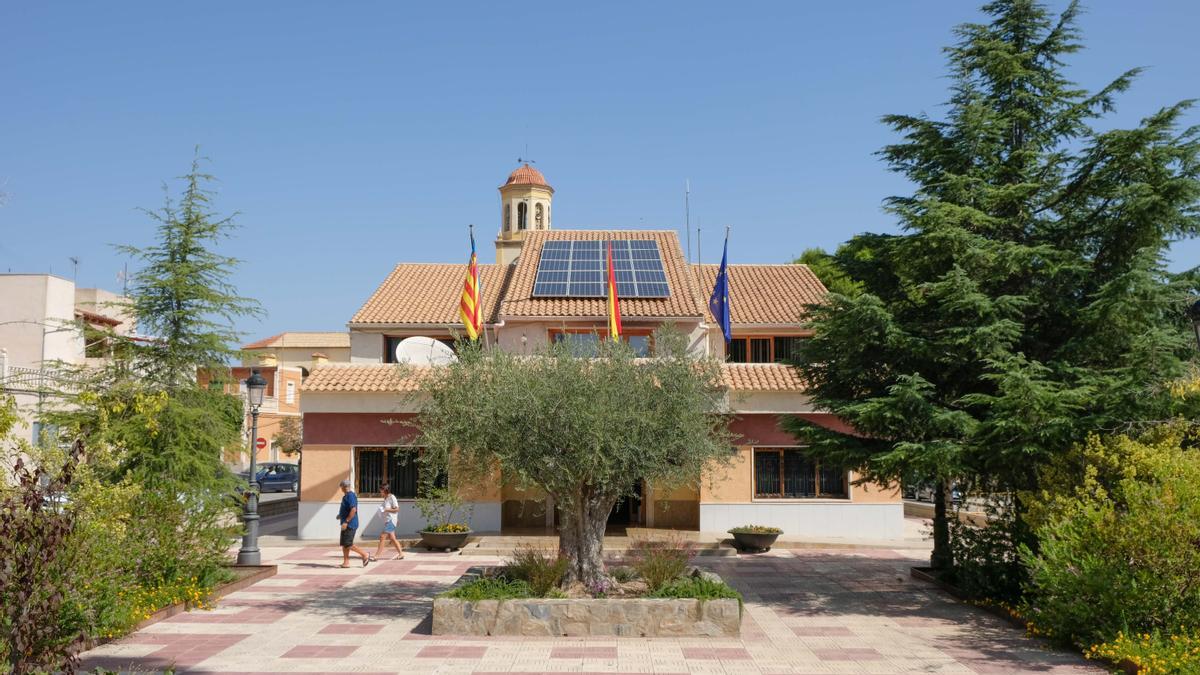 El Ayuntamiento de La Romana a donde la desaparecida se dirigía con su bebé para hacer unas gestiones.