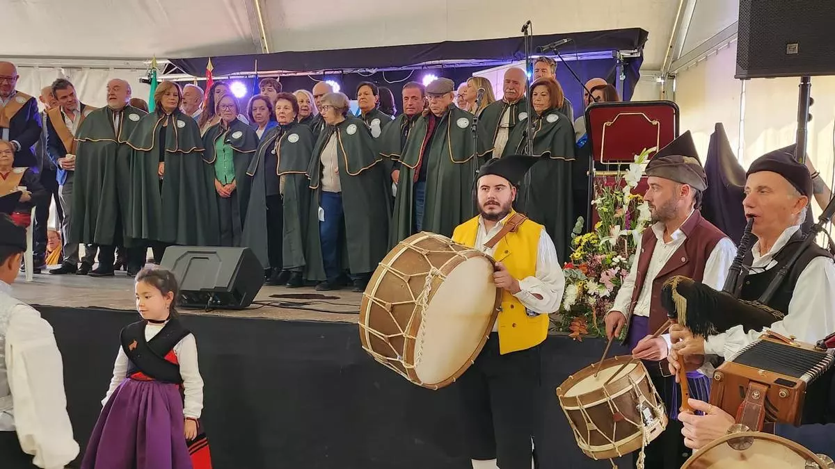La Feria del Lechón de Cardeña celebra su 10º edición