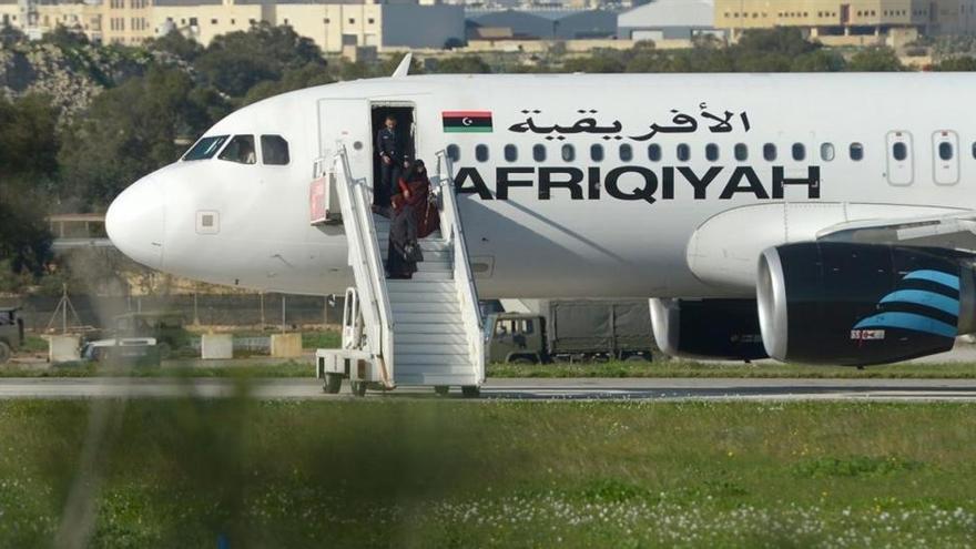 El secuestro de un avión libio acaba en Malta sin víctimas