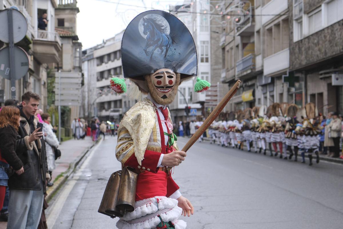 Los cigarróns recorrieron las calles de Verín