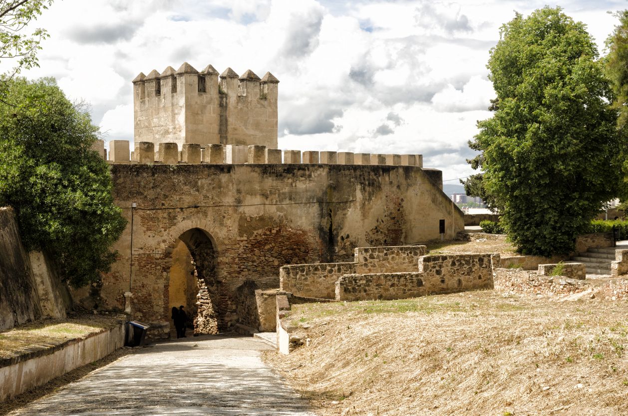 Una de las puertas de la Alcazaba de Badajoz