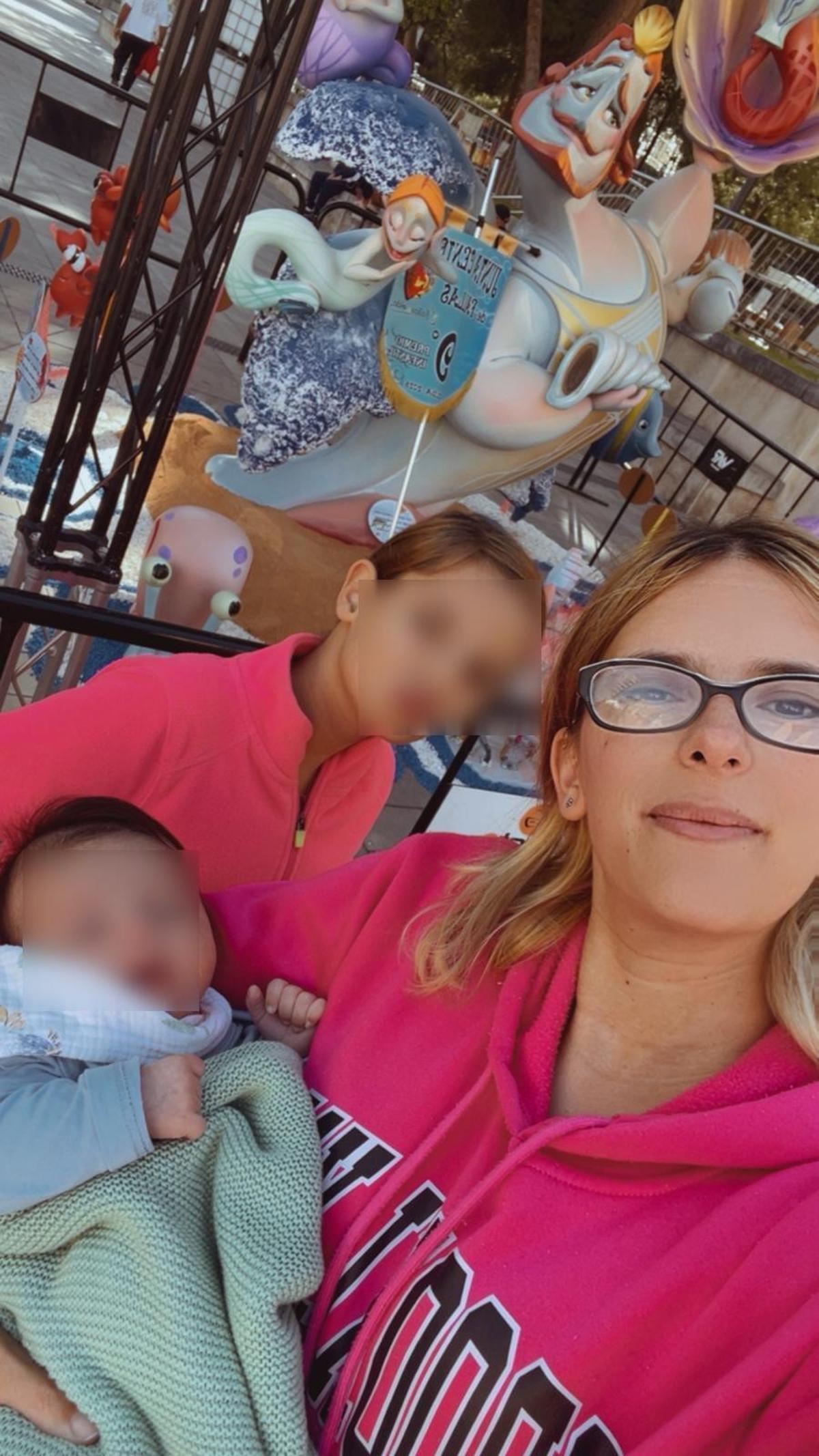 Silvia González junto a su hija en una imagen cedida por ella misma.