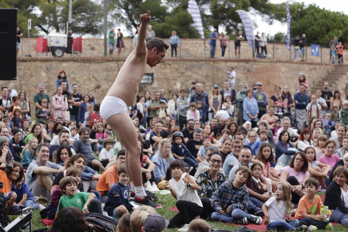 Los espectáculos de circo invaden el Castell de Montjuïc.