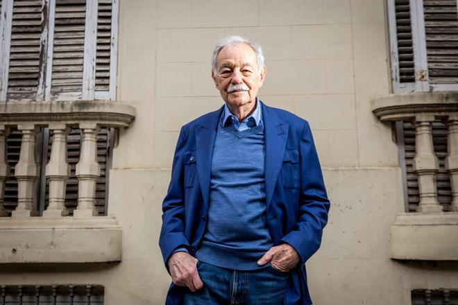 Salvador Illa critica la "campañita" de las juventudes de Junts para que se le retire la Creu de Sant Jordi a Eduardo Mendoza