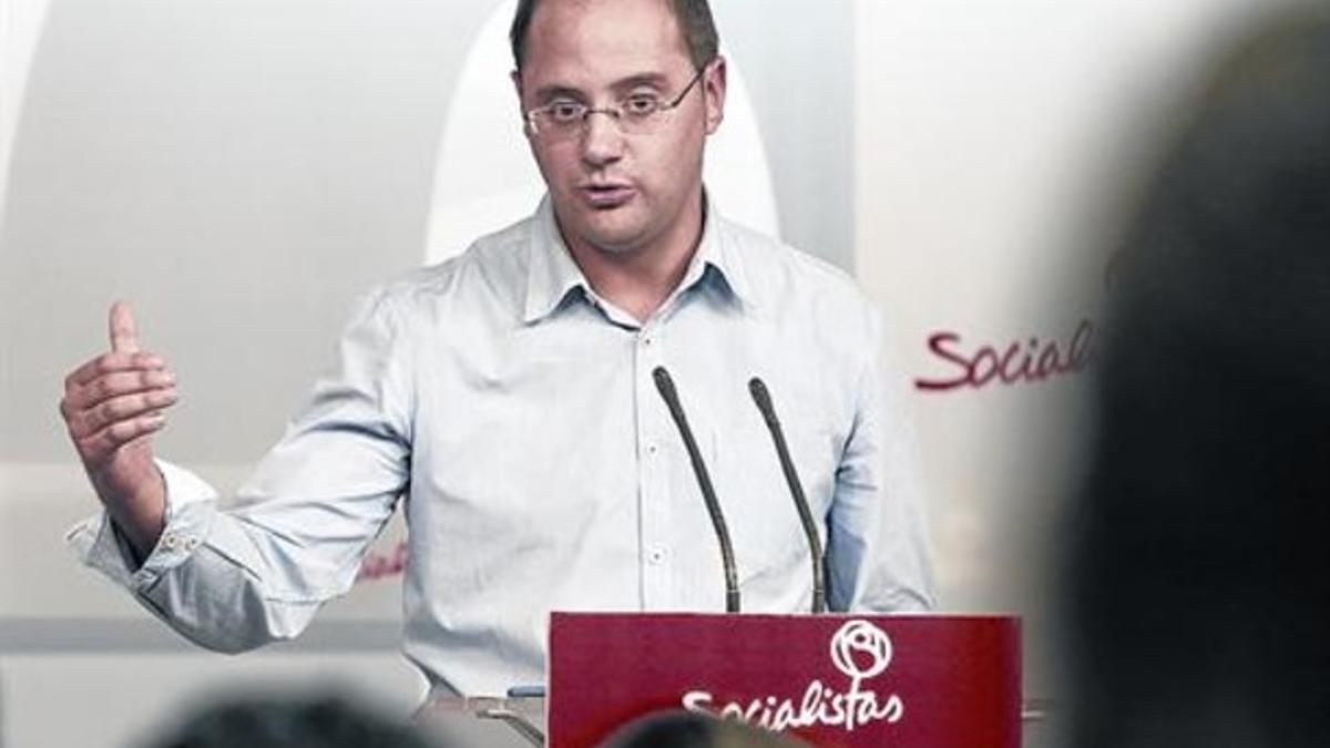 El secretario de organización del PSOE, César Luena, durante una rueda de prensa en septiembre.