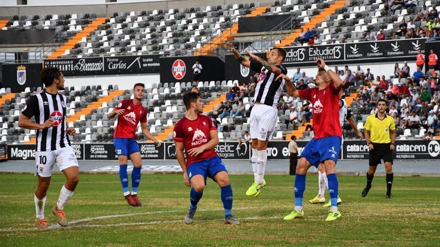 El Badajoz, nuevo líder tras ganarle al Villarrobledo (3-2)