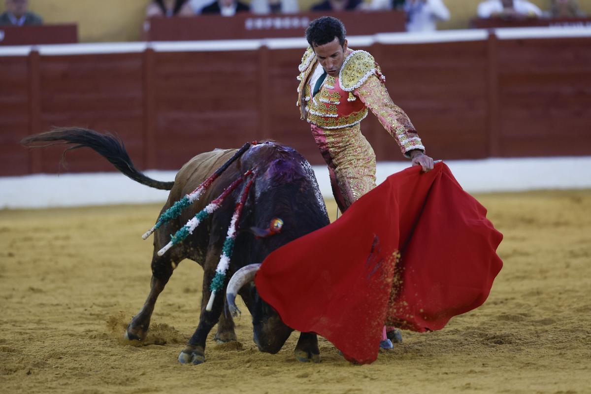 Las mejores imágenes de la corrida de toros de Marbella con Morante, Talavante y David de Miranda