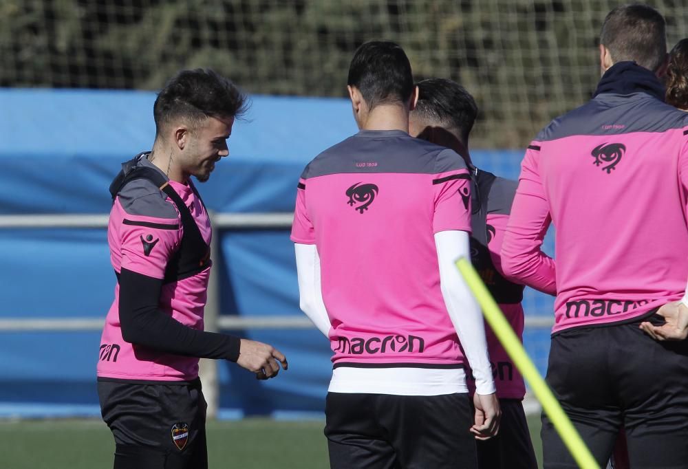 Coke ya entrena con el Levante UD