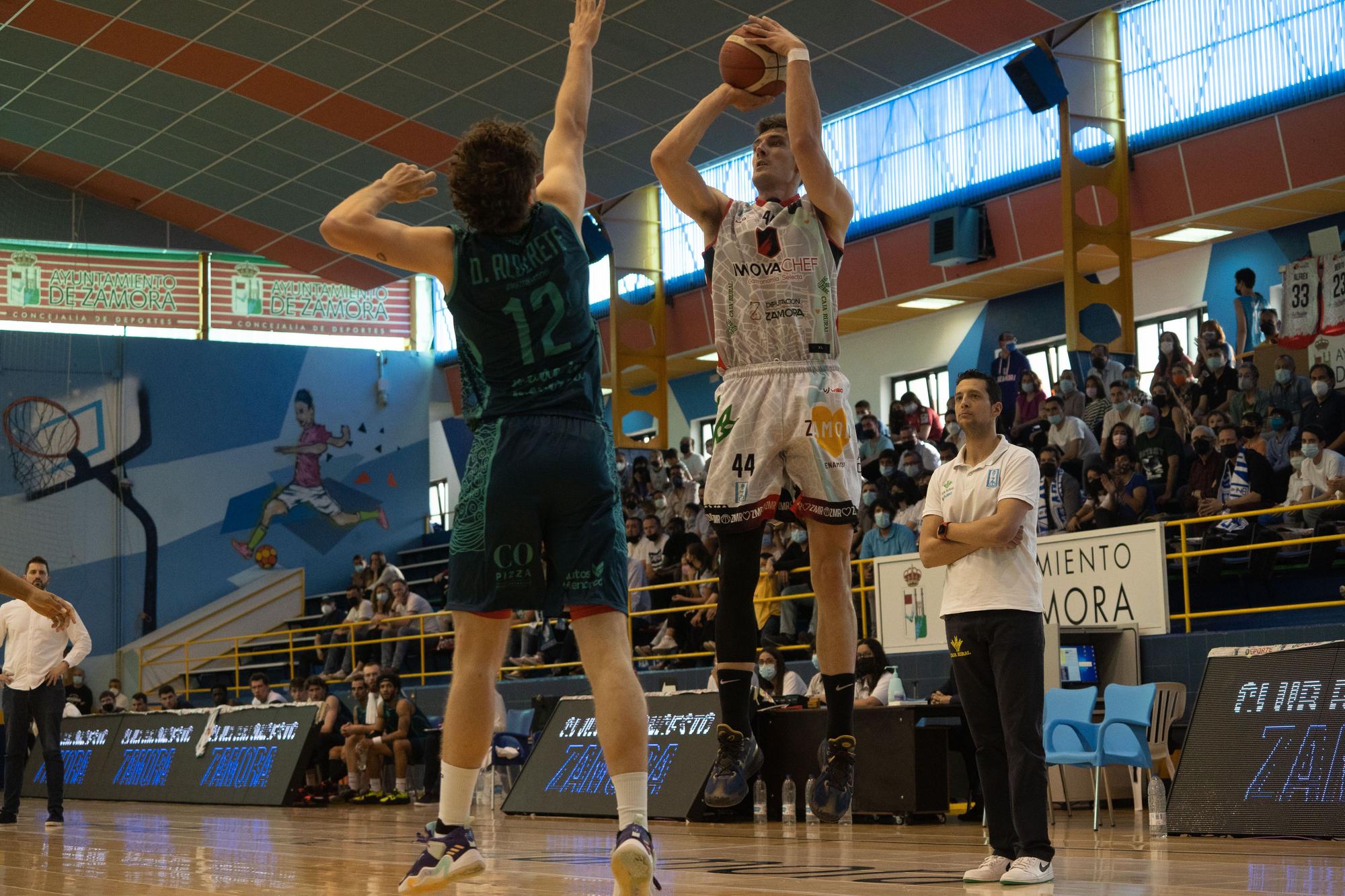 Triunfo para soñar del Zamora Enamora ante Hestia Menorca (91-80)