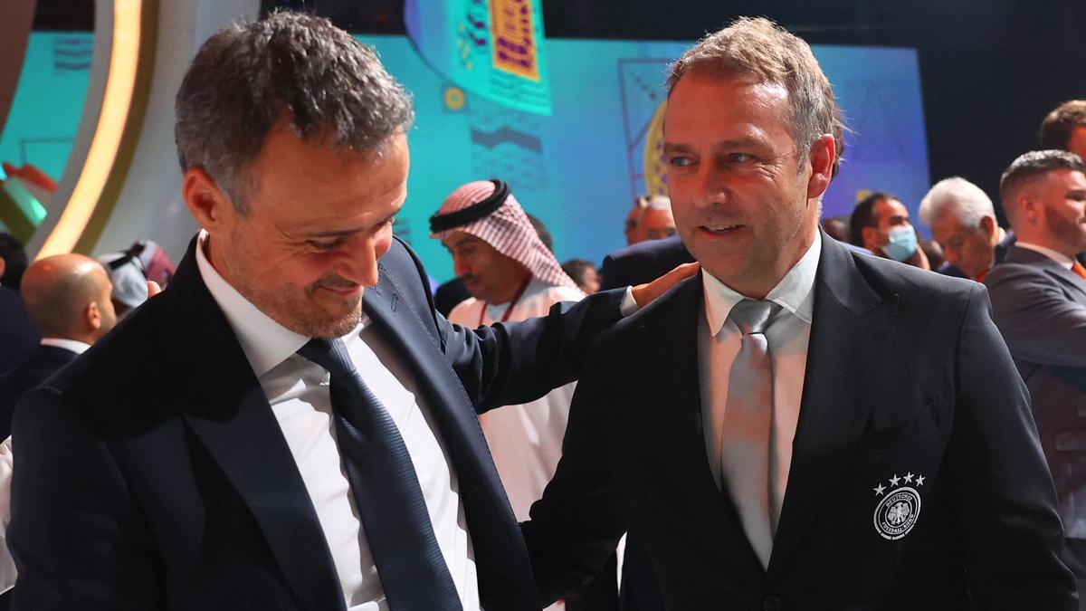 Luis Enrique y Hansi Flick en el sorteo del Mundial de Catar realizado en Doha.