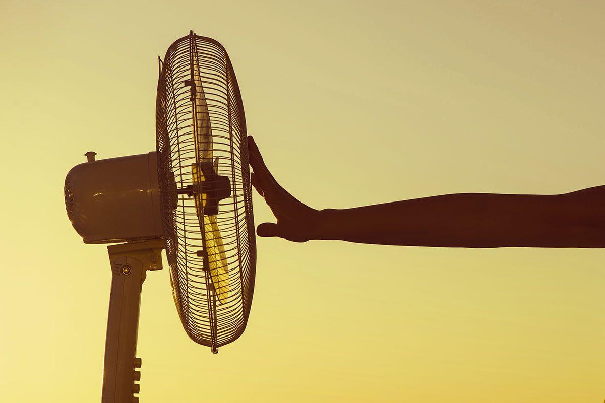 El ventilador, la alternativa al aire acondicionado ante el calor