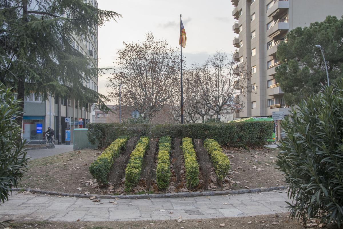 Durant un mes no es podrà aparcar a un dels cantons de la plaça
