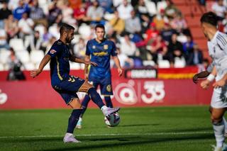 Grave tropiezo del Tenerife en el Carlos Belmonte