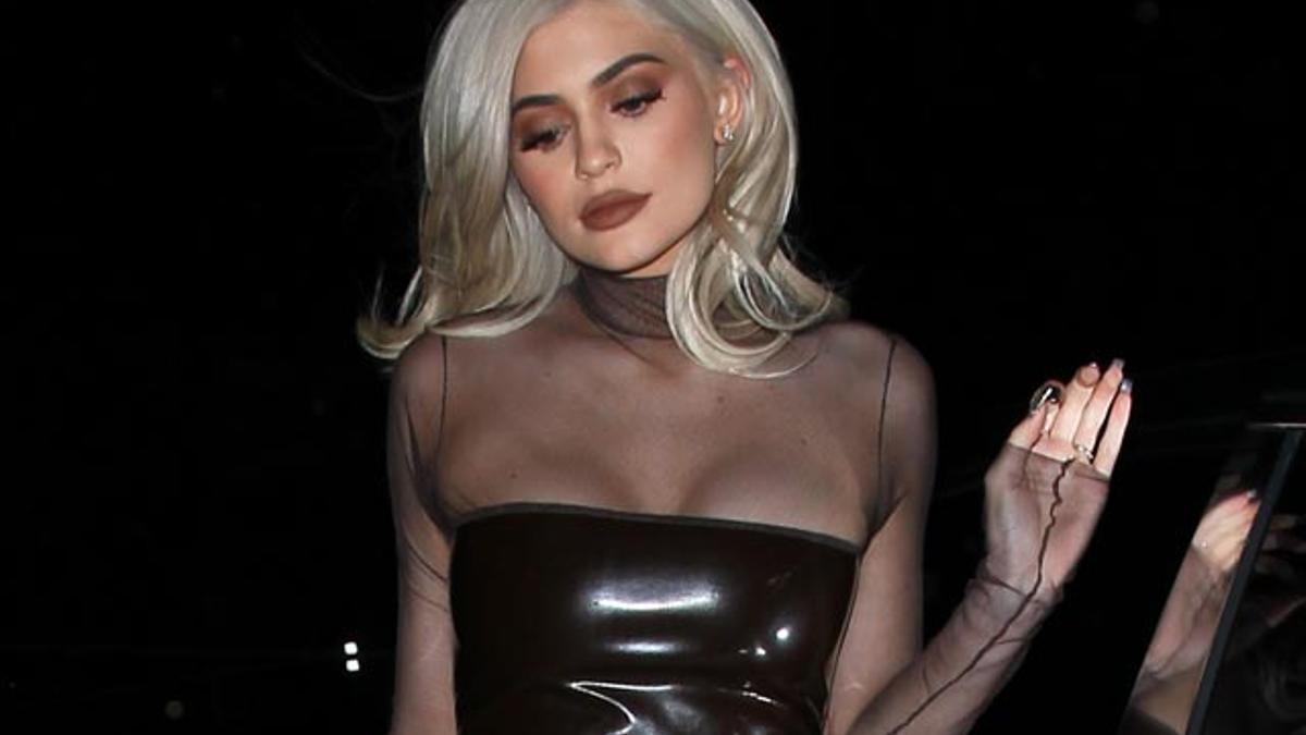 Kylie Jenner dice 'bye' al rubio platino