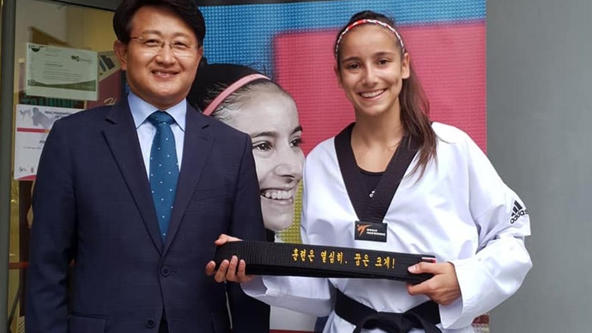 El embajador de Corea del Sur ha visitado a Adriana Cerezo, medallista de plata en Tokio