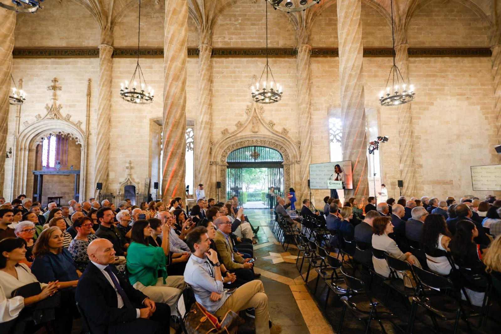 Cámara Valencia homenaje a 26 empresas por su trayectoria centenaria